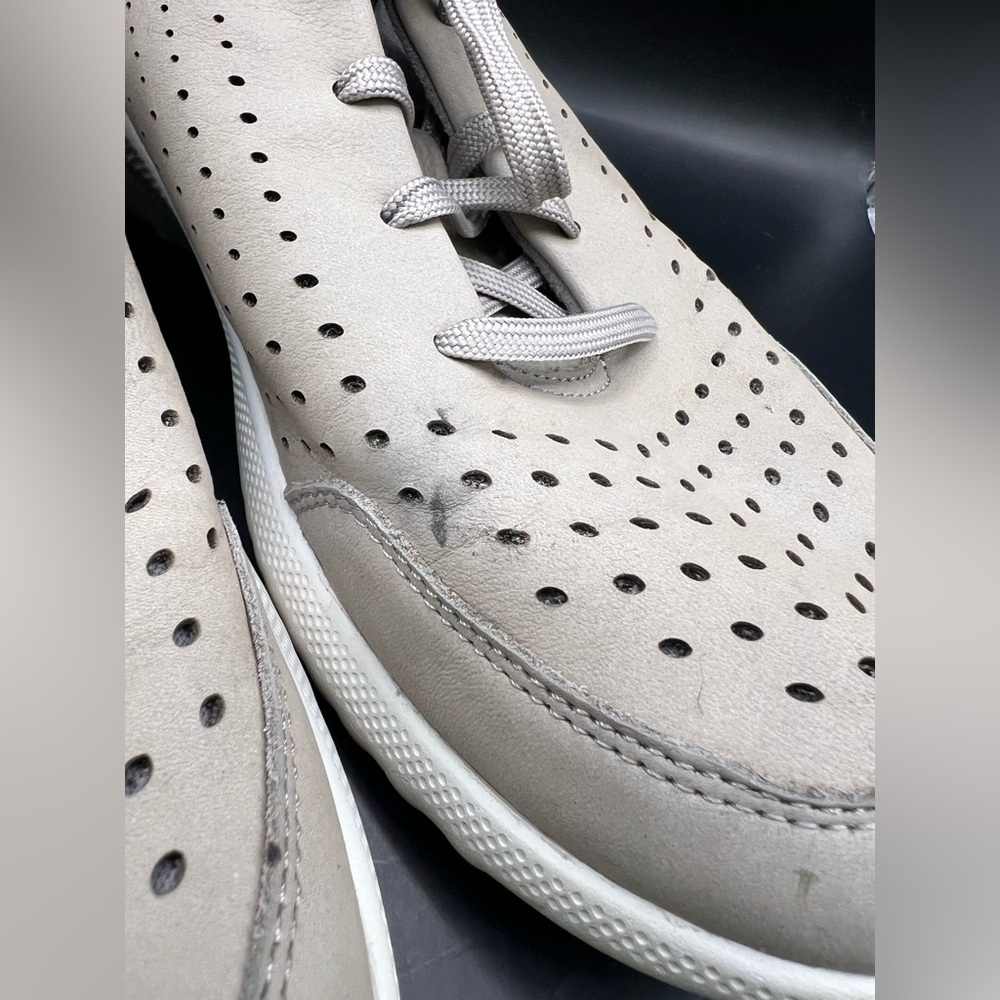 Aetrex - Beige Perforated Sneakers- Laura,‎ Size:8.5 - Picture 3 of 8